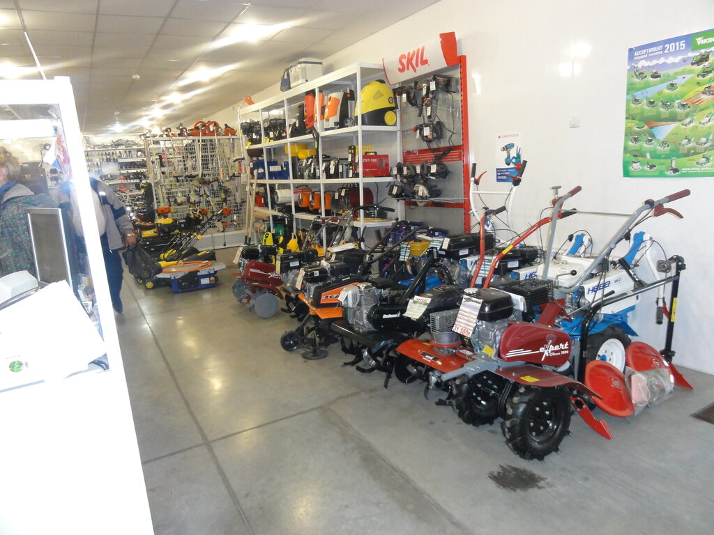 Магазин автозапчастей и автотоваров Техника, Черепаново, фото