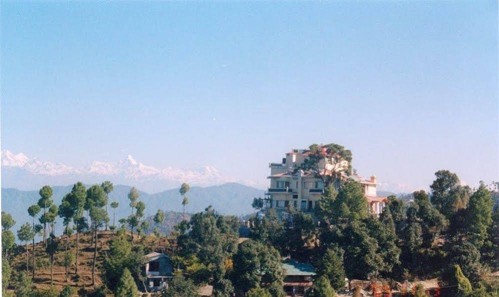 Фото WelcomHeritage Windsor Lodge