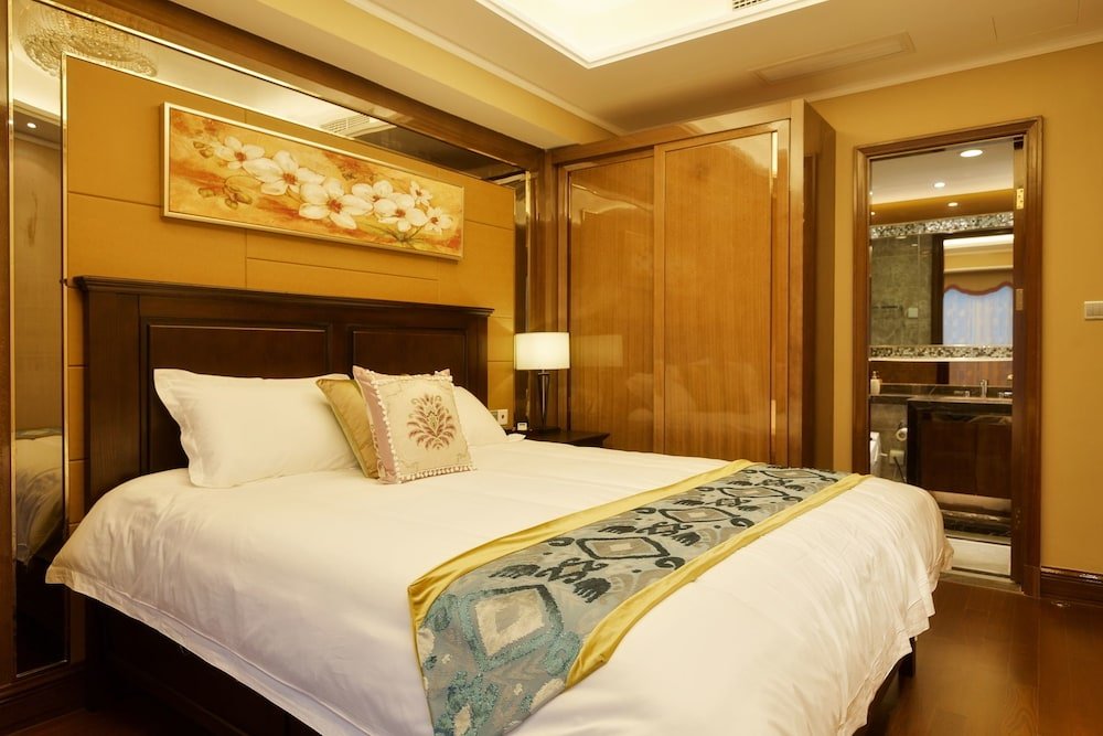 Фото Chengdu Geruihao International Apartment