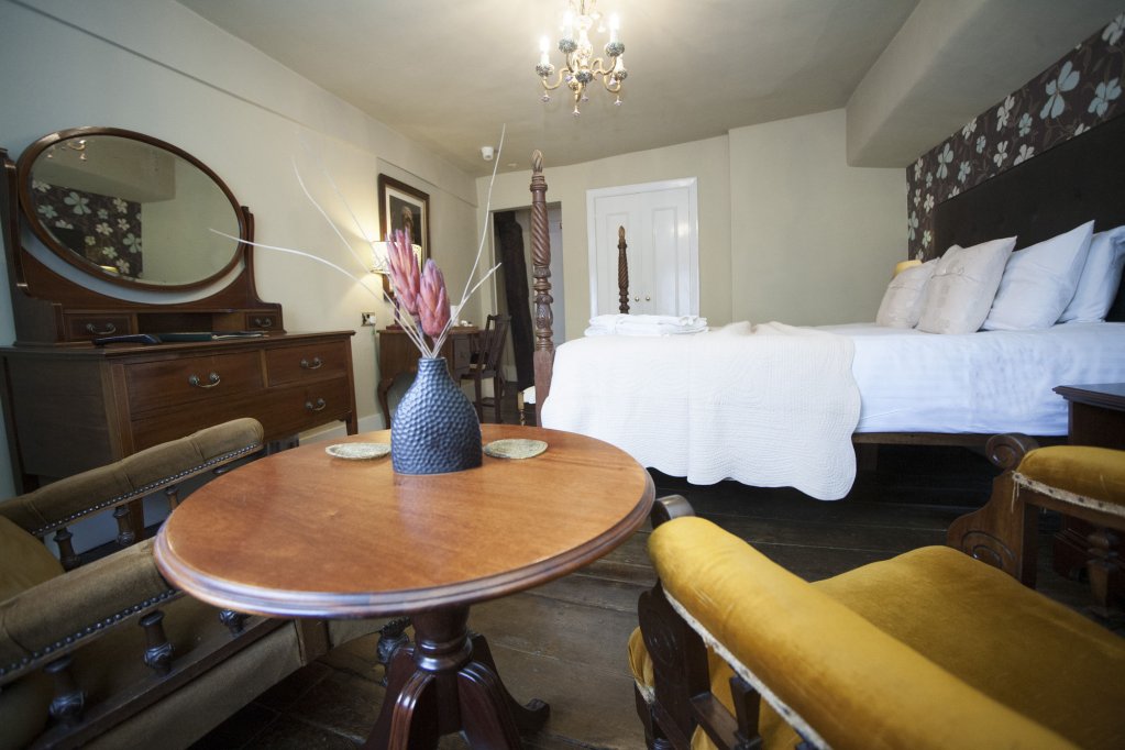 Фото Lion and Pheasant Hotel