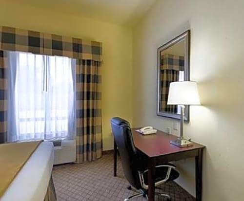 Фото Holiday Inn Express & Suites San Antonio Nw - Medical Area, an Ihg Hotel