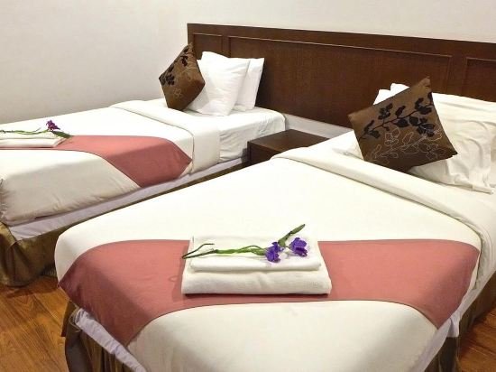 Фото Thanintorn Greenpark Hotel