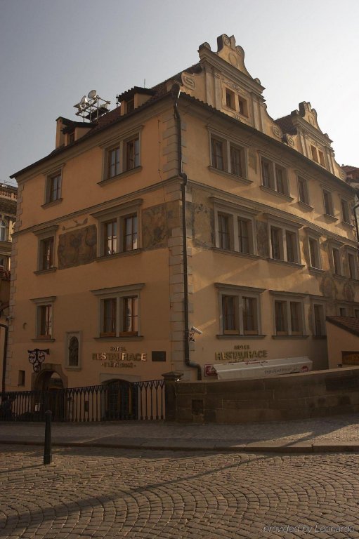 Фото Hotel U Tri Pstrosu