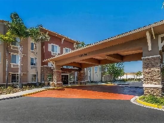 Фото Comfort Inn & Suites near Ontario Airport