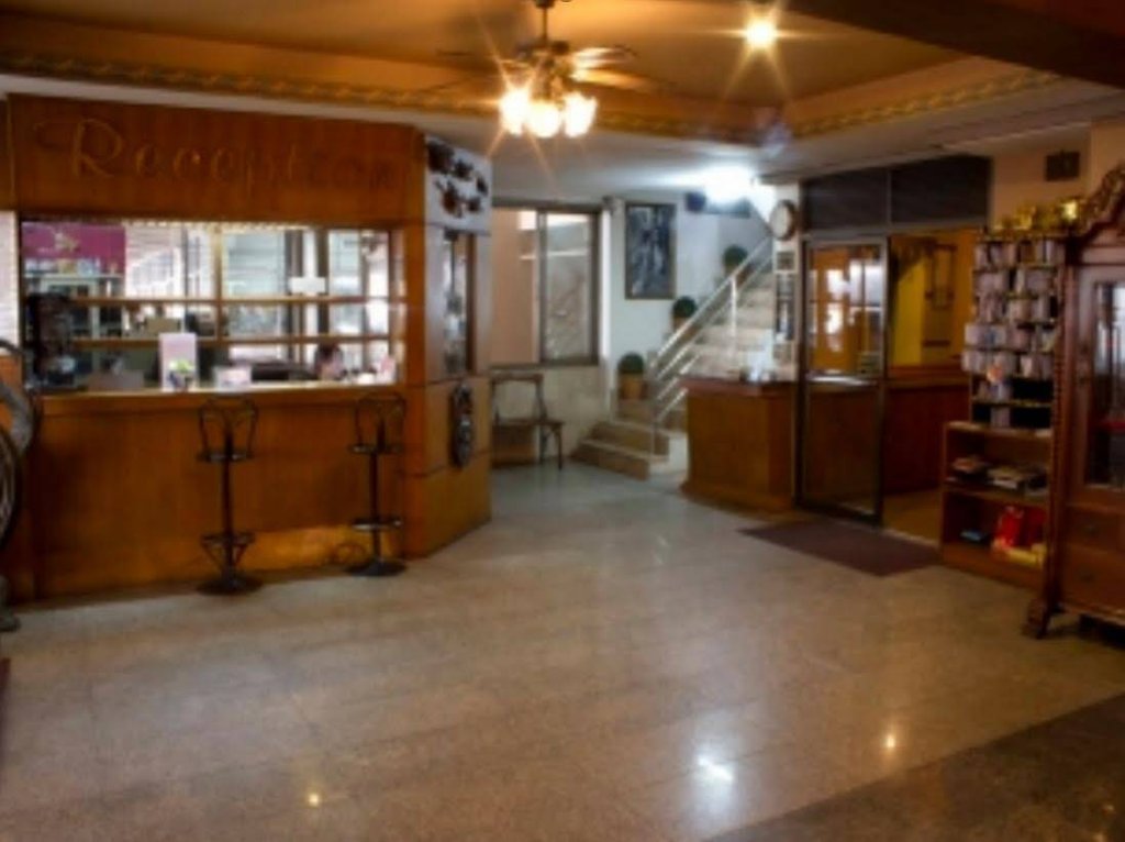 Фото отеля 2