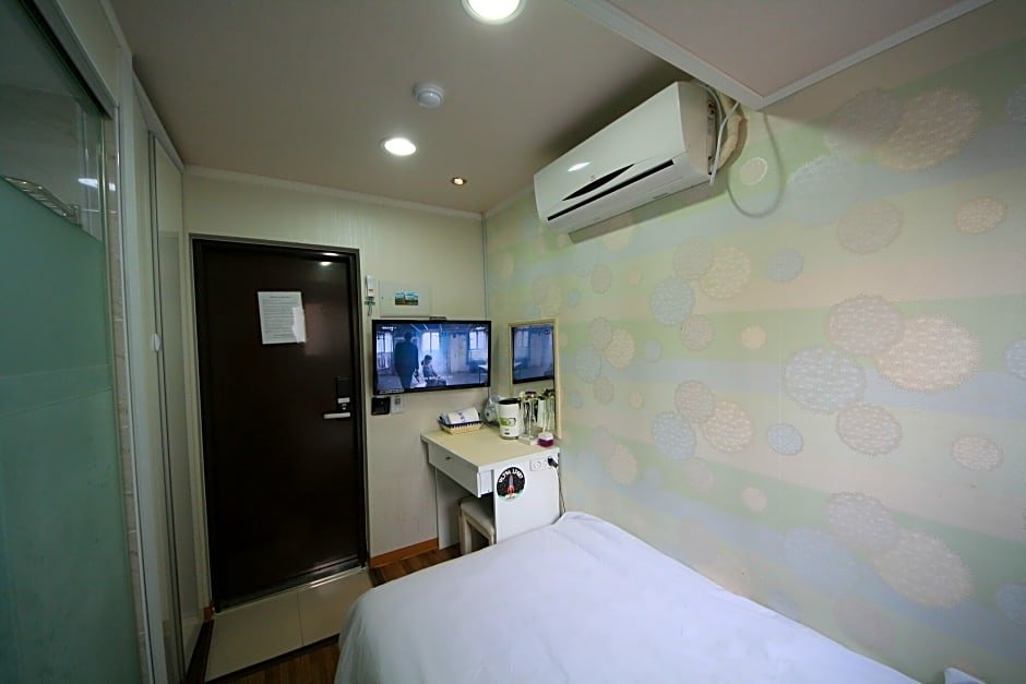 Фото Chloe Hostel