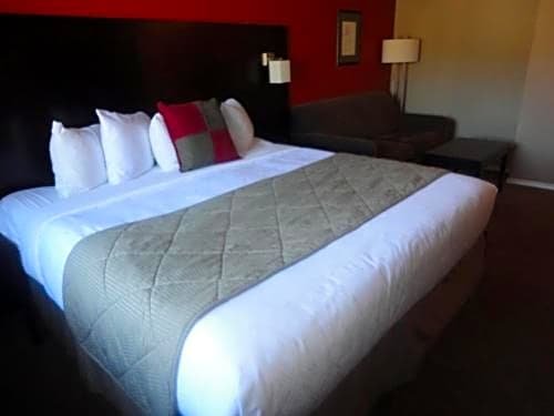 Фото Super 8 by Wyndham West Kelowna BC