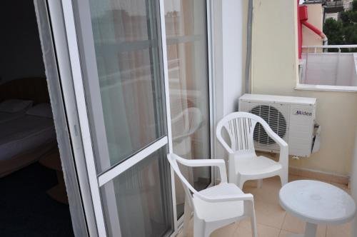 Фото Hotel BelleVille