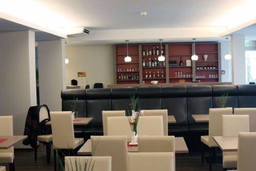 Фото Hotel Rödelheimer Hof - Am Wasserturm