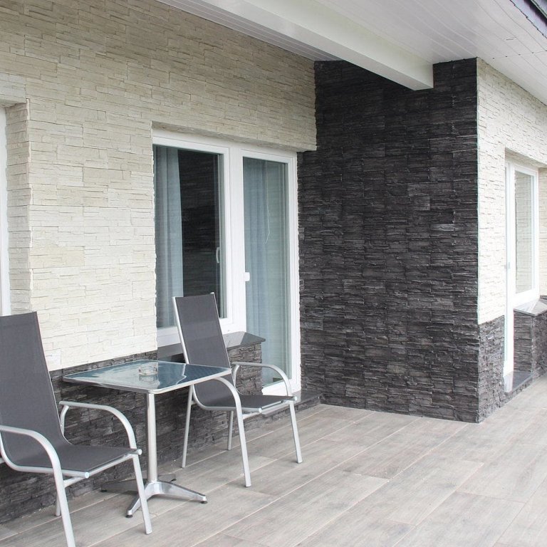 Фото Hotel Zum Halbmond