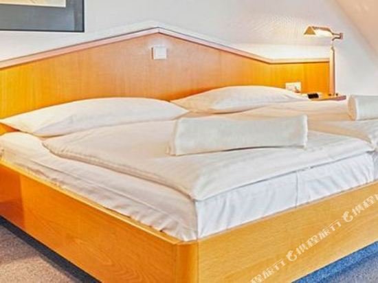 Фото Hotel Brita Stuttgart