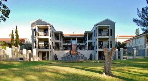 Гостиница Fourteenth Green Guest Lodge в Ист-Лондоне