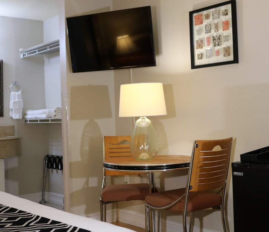 Фото Monte Carlo Inn