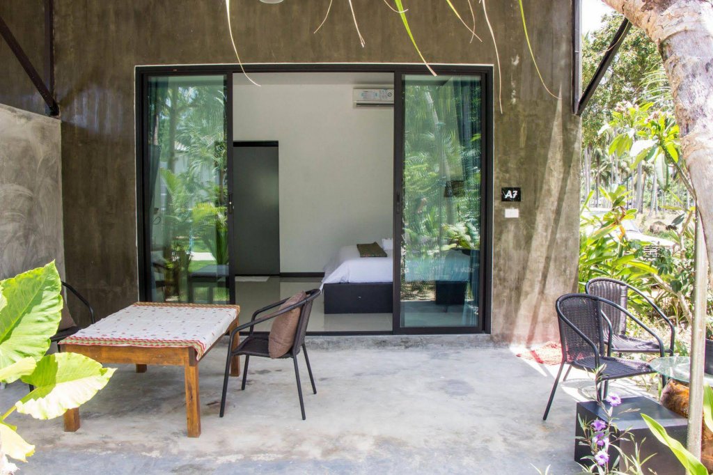 Фото Natai House