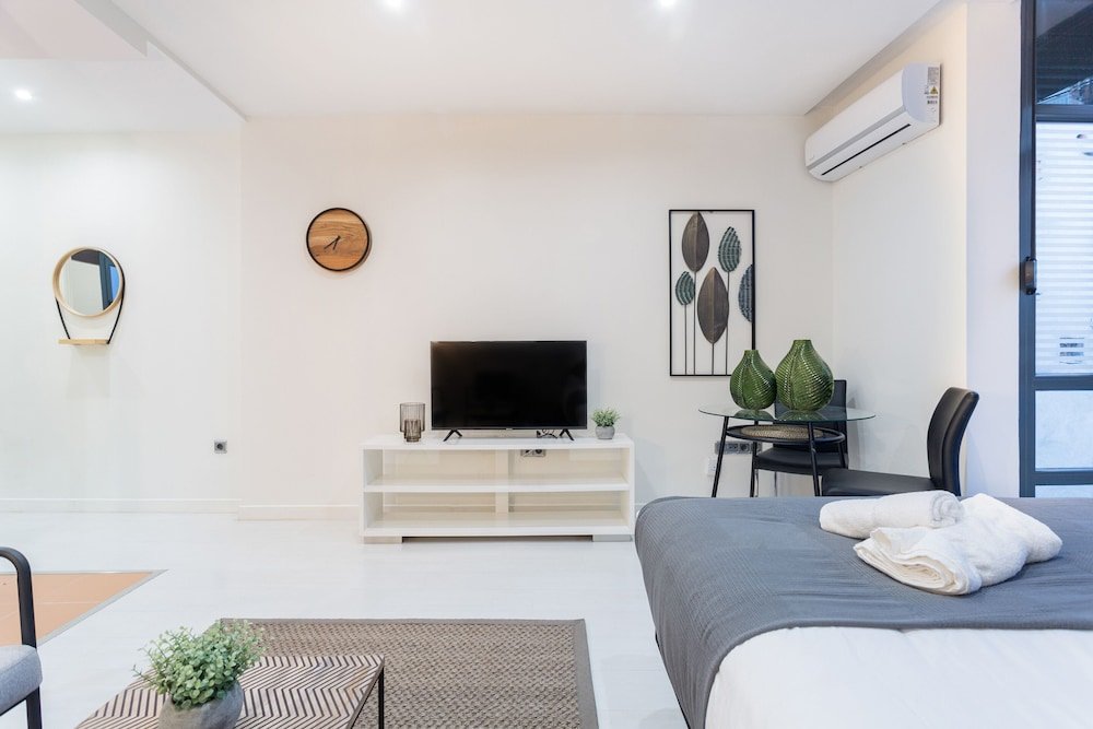 Фото Limehome Madrid Calle de la Paloma