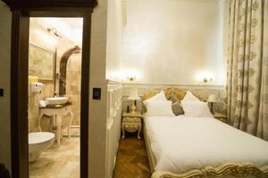 Гостиница Hotel 5 Continents