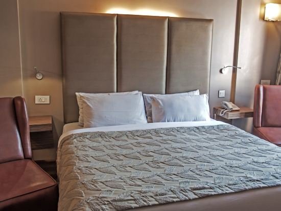 Фото Ahdoos Hotel