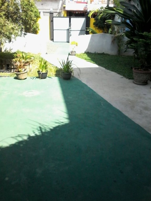 Фото Malika Yellow House