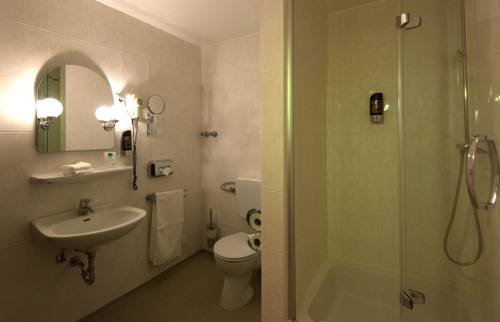 Фото Hotel am Kochbrunnen