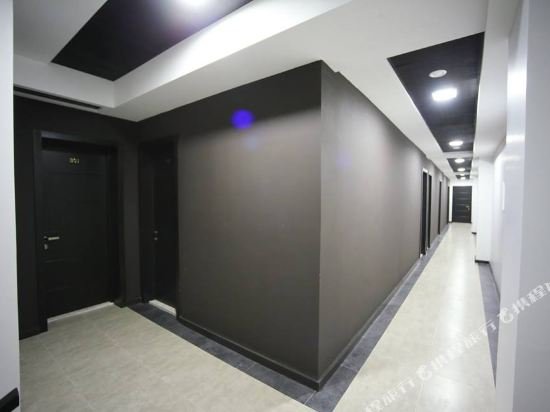 Фото Отель West Tower