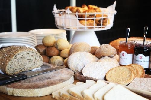 Фото Conscious Hotel The Tire Station