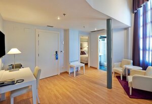 Гостиница Nh Valencia Las Artes