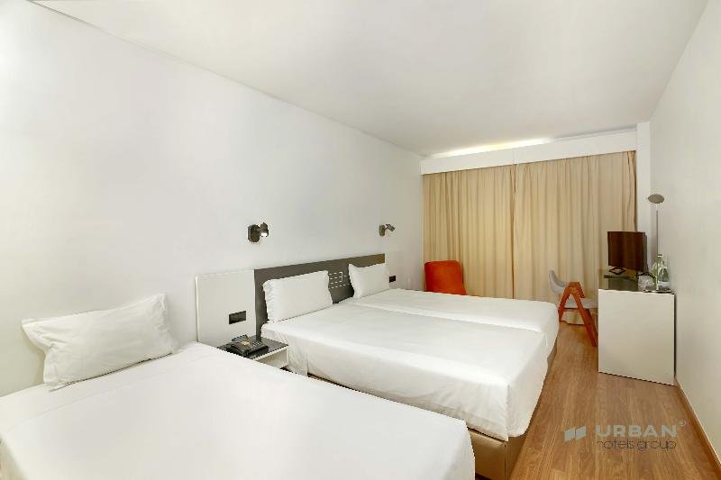 Фото Urban Hotel Amadeos