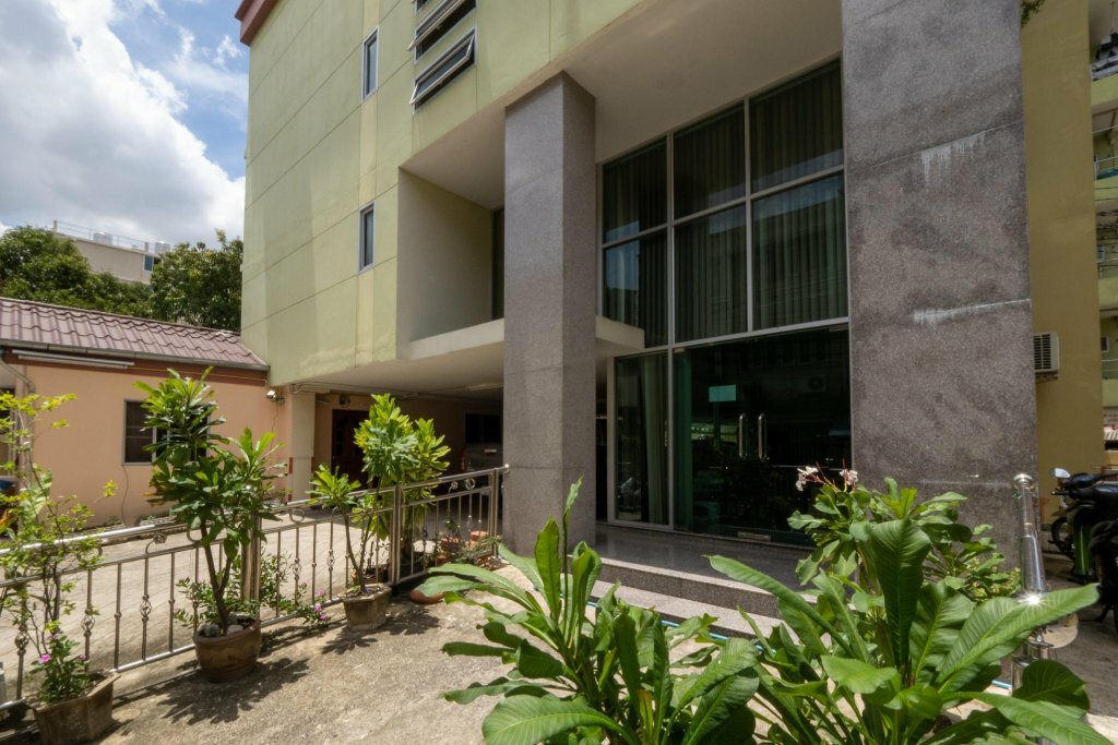 Hotel Oyo 1071 Baan Tevej, Bangkok, photo