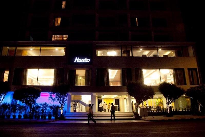 Фото отеля 1