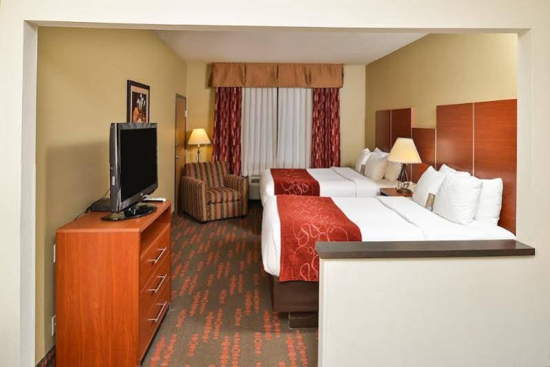 Фото Holiday Inn Express And Suites Santa Fe, an Ihg Hotel
