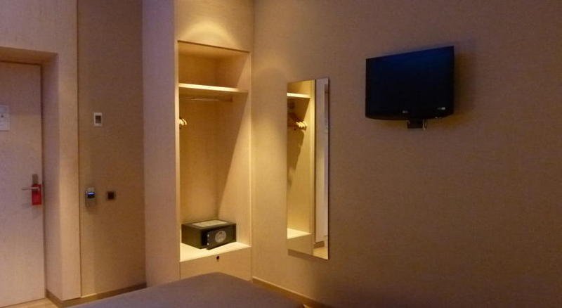 Фото Hotel Barcelona House