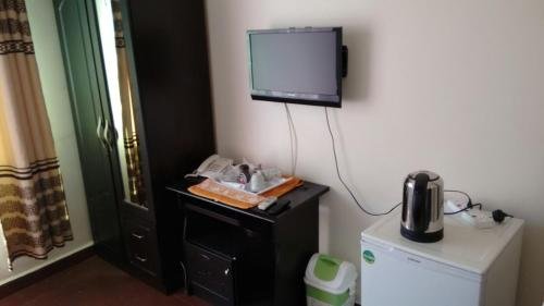 Фото United Motel Entebbe