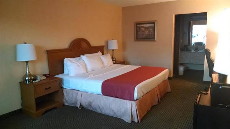 Фото Baymont by Wyndham Lynchburg