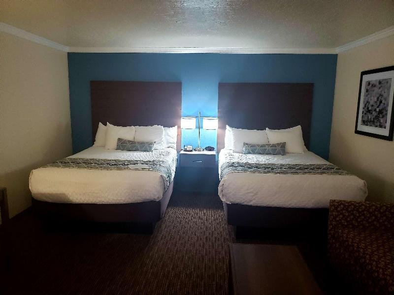 Фото Best Western Airport Albuquerque InnSuites Hotel & Suites