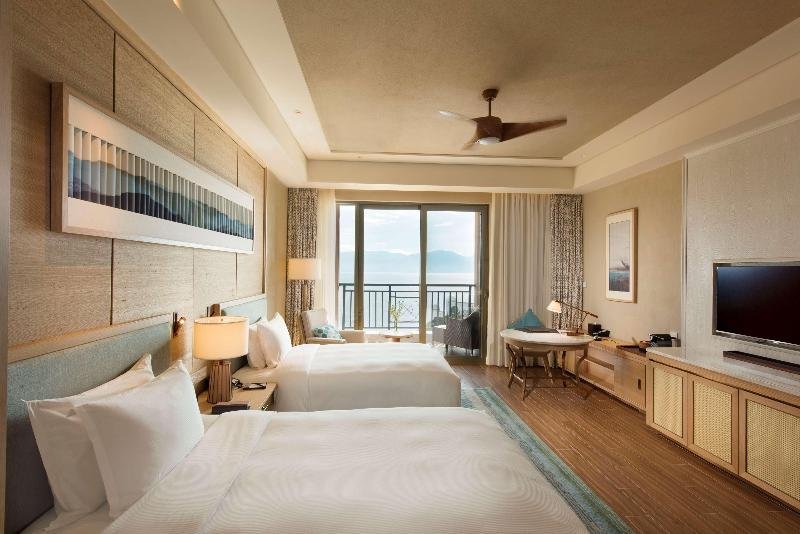 Фото Hilton Yuxi Fuxian Lake