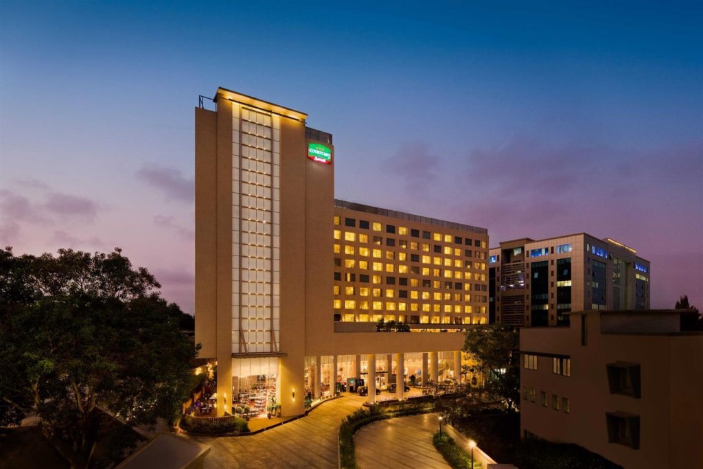 Фото Courtyard by Marriott Mumbai International Airport