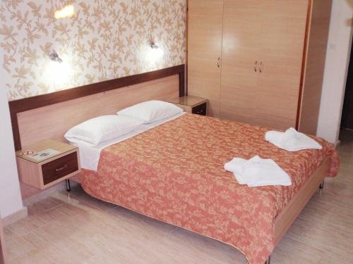 Фото Santa Barbara Lakis Apartments