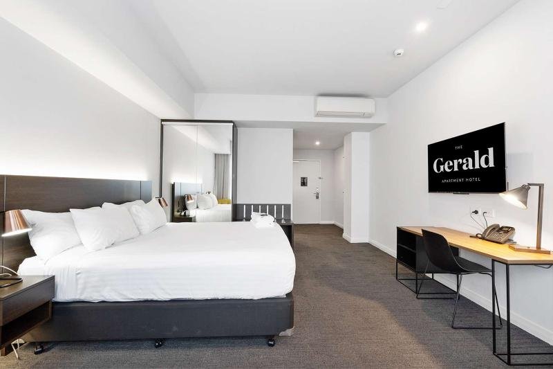 Фото The Gerald Apartment Hotel