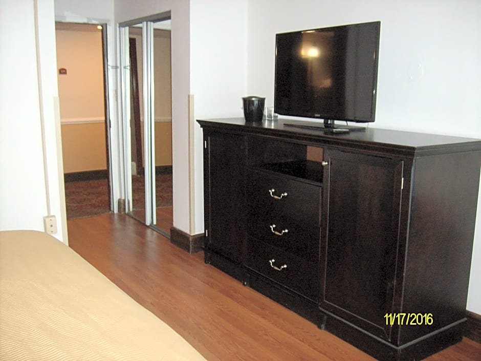 Фото Charleston Grand Hotel