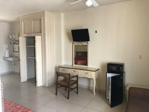 Гостиница Hotel Plaza Riviera в Браунсвилле