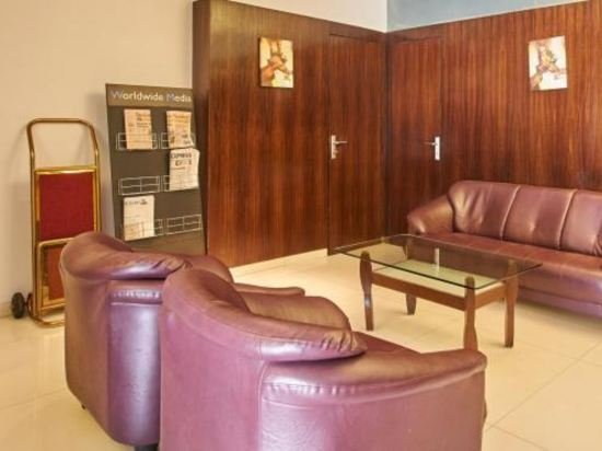 Фото Hotel Highland Residency