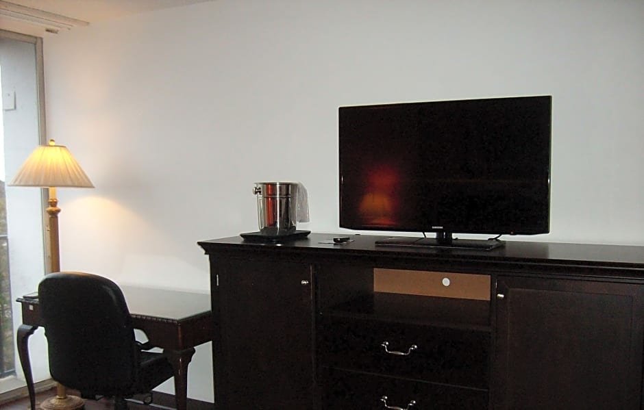 Фото Charleston Grand Hotel