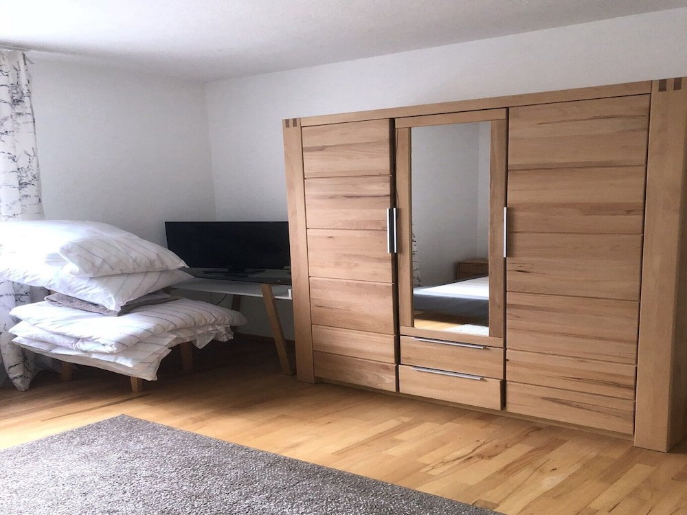 Фото Fewo Reutlingen Heinestrasse Dg