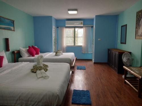 Фото Nautical Home Bed & Breakfast Khaolak