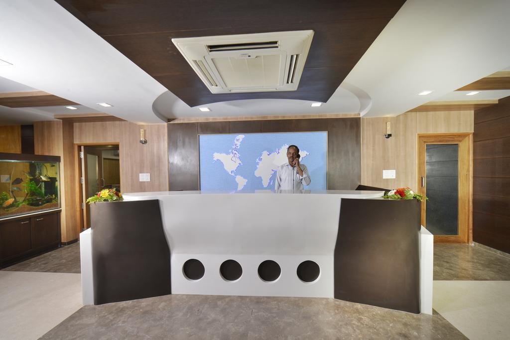 Фото Fabhotel Grand Gunas