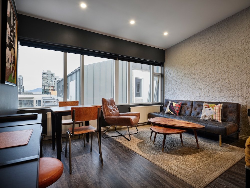 Фото Vintage Hotel Apartments