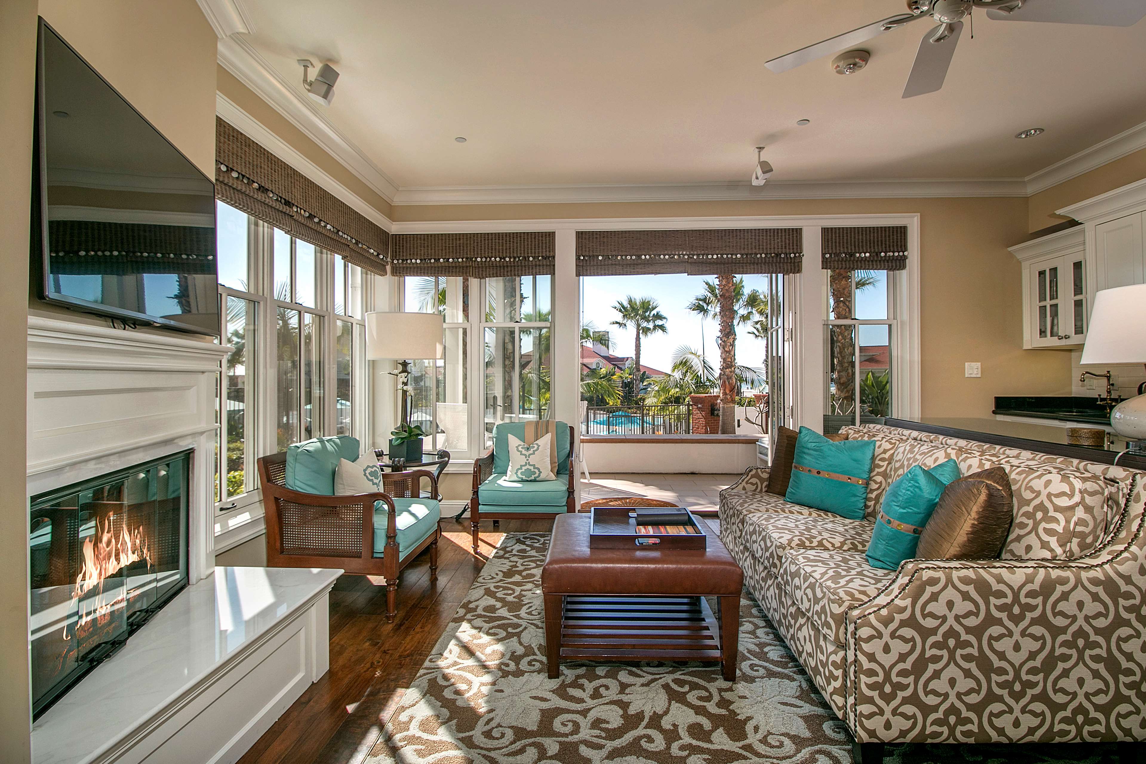 Фото Beach Village at The Del, Curio Collection by Hilton