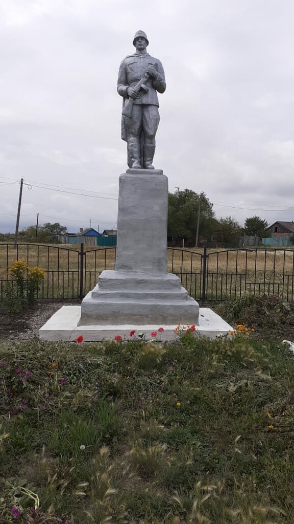 نصب تذكاري للحرب، مقبرة جماعية Павшим воинам Великой Отечественной войны 1941-1945 гг. ، مقاطعة أومسك، صورة
