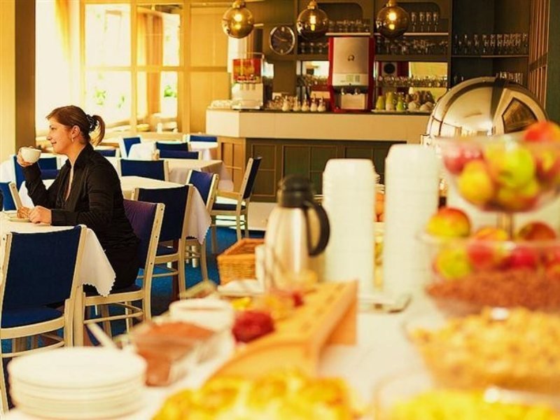 Фото Hotel Charles Central