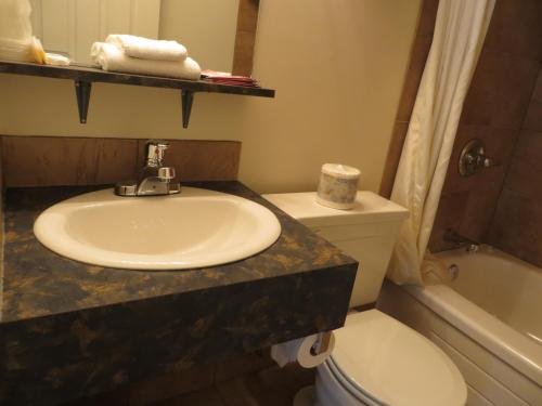 Фото Eastglen Inn